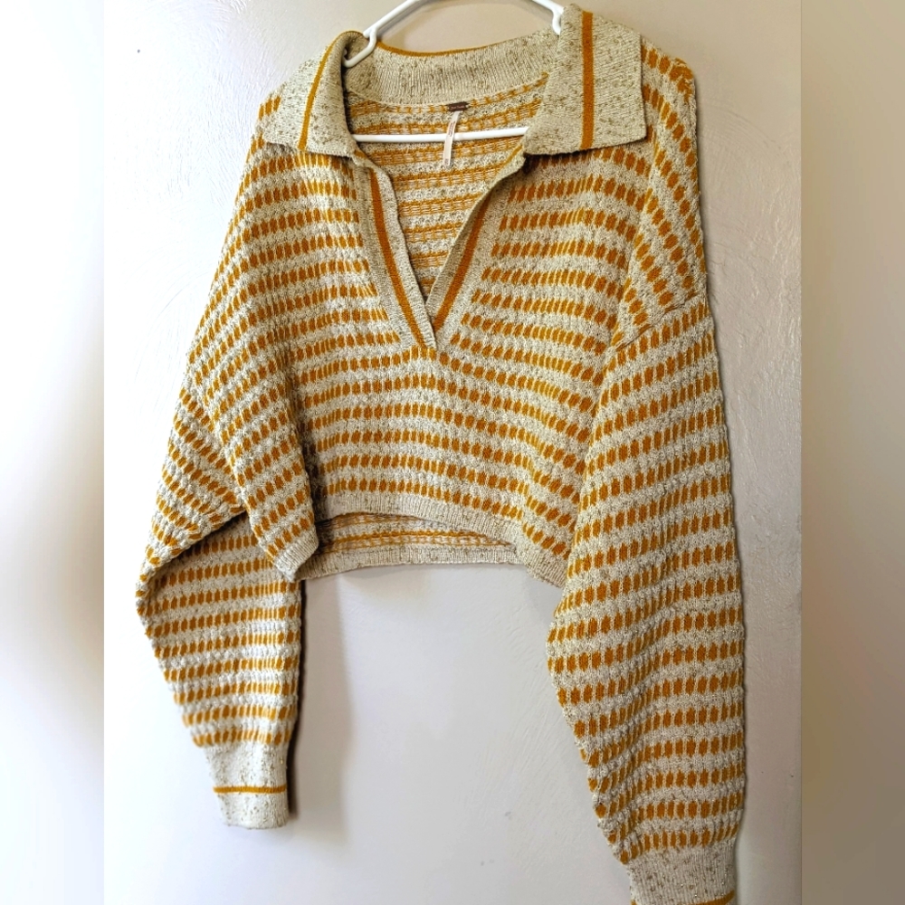 Free People Cropped V-Neck Pullover Sweater in Cream and Mustard